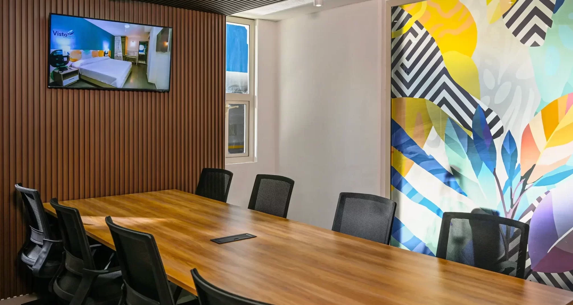 Coworking room with
bed included